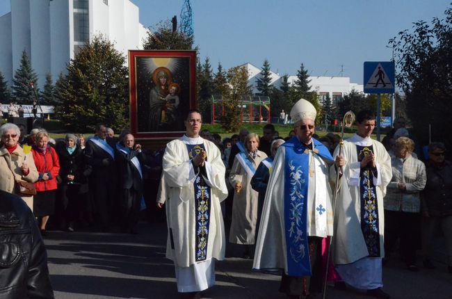 Procesja z Matką Bożą