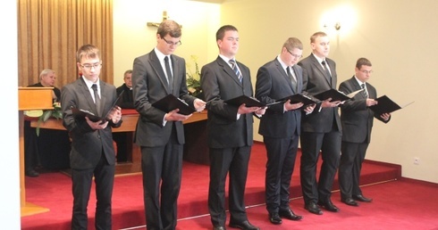 Sześciu nowych ochotników