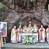 Mszy św. w intencji rychłej beatyfikacji kard. Stefana Wyszyńskiego przewodniczył prymas Wojciech Polak