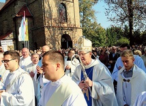  Bp Libera apelował, aby czas przed peregrynacją był pełen zaangażowania, poświęcenia i modlitwy. Aby mógł zaowocować błogosławieństwem dla rodzin, wspólnot parafialnych i całej diecezji