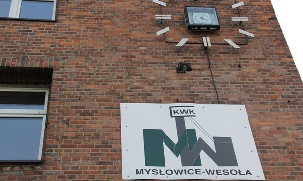 Górnik nadal uwięziony pod ziemią