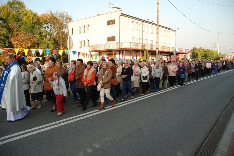 Uroczystości maryjne w Ćmielowie 