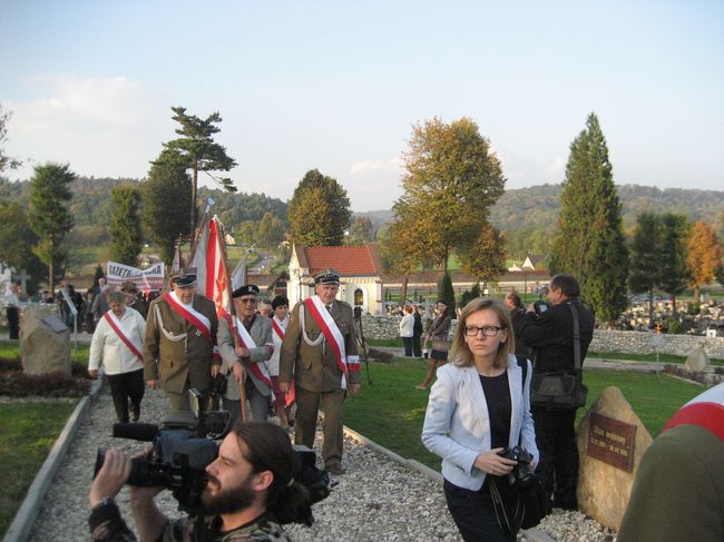 Pomnik Janusza Kurtyki w Morawicy