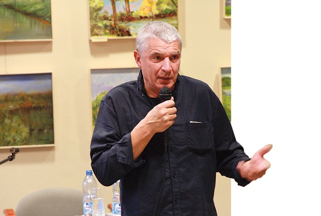 Andrzej Stasiuk w czasie spotkania z czytelnikami w Kędzierzynie- -Koźlu