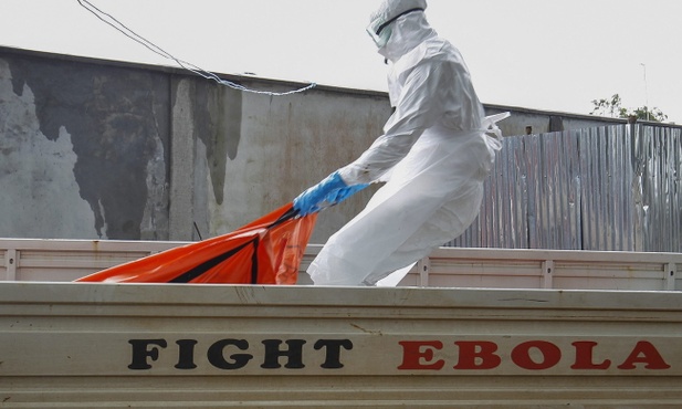 Ekspert: Zbyt długo lekceważono ebolę