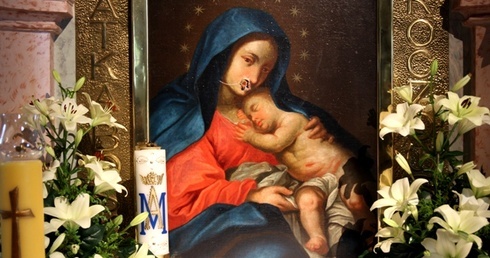 Zbezczeszczony obraz Matki Bożej w Skoczowie