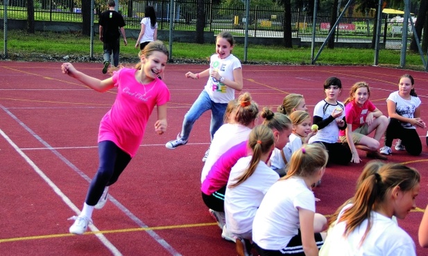 W szkole z tańcem i Różańcem