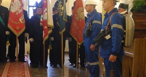 W Malcu koledzy towarzyszyli zmarłemu górnikowi w jego ostatniej drodze
