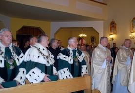 W liturgii wzięli udział przedstawiciele najwyższych władz radomskich uczelni