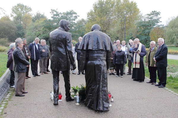 Stowarzyszenie "Godność" Janowi Pawłowi II