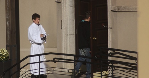 Policzono nas w kościołach