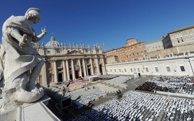 Papież: Kościół nie lęka się wielkich wyzwań współczesności