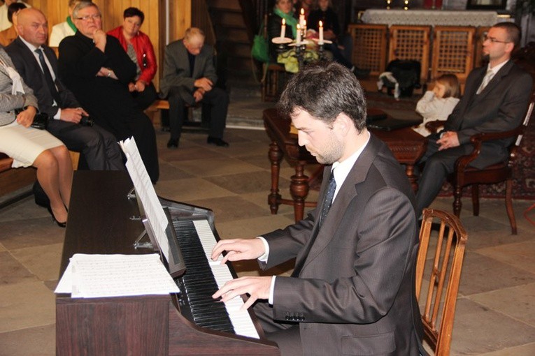 Koncert "Kamienie i ptaki" w Rzeczycy