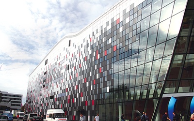  Architektoniczna wizja budynku powstała w 2007 roku.  Przygotowali ją projektanci z pracowni Ingarden & Ewý