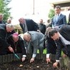  Sadzenie żonkili  – symboli akcji dla hospicjum