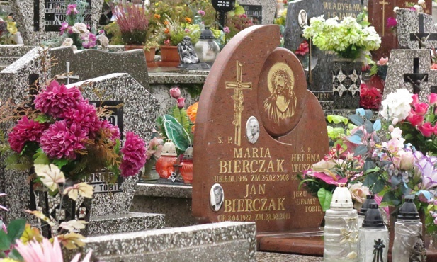 Cmentarz w Łękawicy