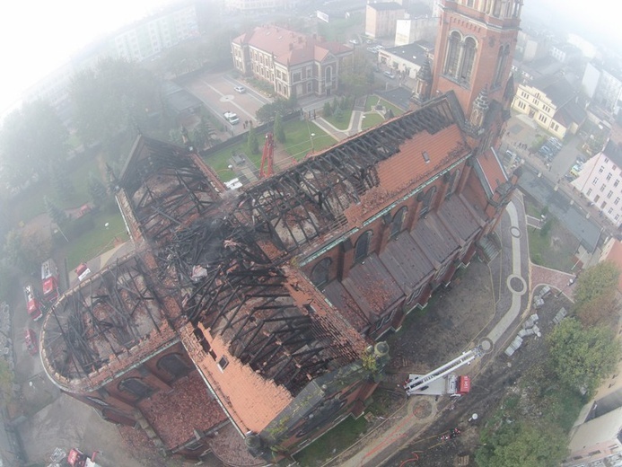 Spalona katedra, zdjęcia z drona cz. 2