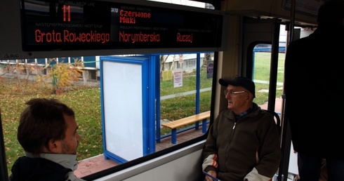 Tramwajem łatwiej na cmentarze
