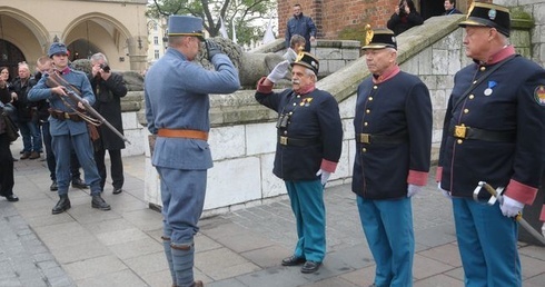 Kraków znów skruszył pęta