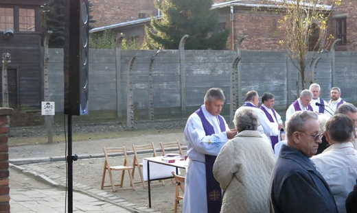 Zaduszki w byłym KL Auschwitz