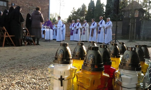 Zaduszki w byłym KL Auschwitz