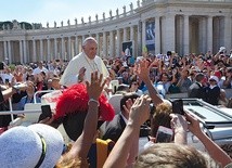  Dla wszystkich uczestników pielgrzymki niezwykłym doświadczeniem było bliskie spotkanie z papieżem Franciszkiem