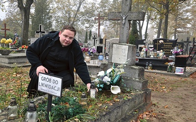  Ks. Paweł Byczkowski zwraca uwagę, że w listopadowej trosce o zmarłych  nie chodzi tylko o groby, ale o ludzi, którzy w nich leżą. – To do nich wracamy, przypominamy sobie o nich, modlimy się za nich – mówi kapłan