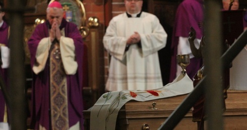 Uroczytości pogrzebowe w katedrze