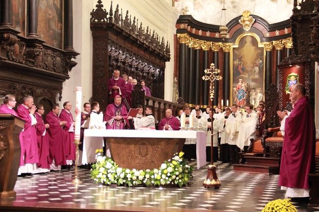 Msza św. za zmarłych biskupów i kapłanów