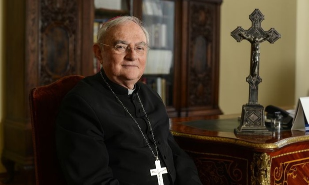 abp Henryk Hoser