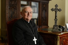 abp Henryk Hoser