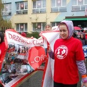 Ponad 100 osób rozpoczęło sztafetę przy Zespole Szkół Ponadgimnazjalnych w Drzewicy