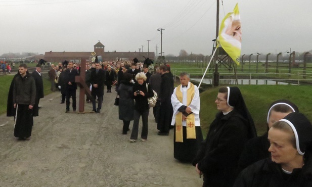 Droga Krzyżowa w KL Birkenau