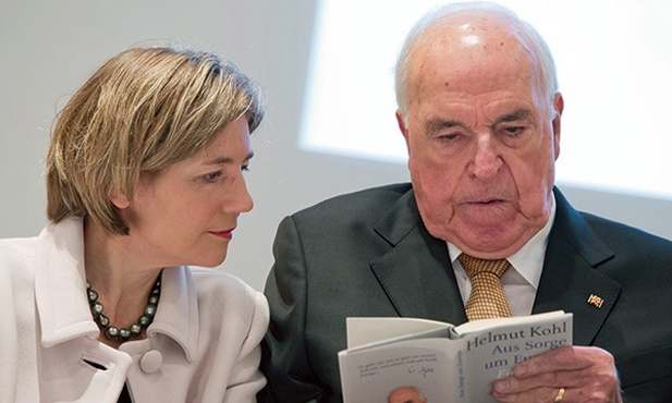 Helmut Kohl podczas prezentacji swojej książki „Z troski o Europę”, która właśnie trafiła do niemieckich księgarń