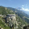 Nieziemski widok na klasztor Simonos Petras, w tle góra Athos 