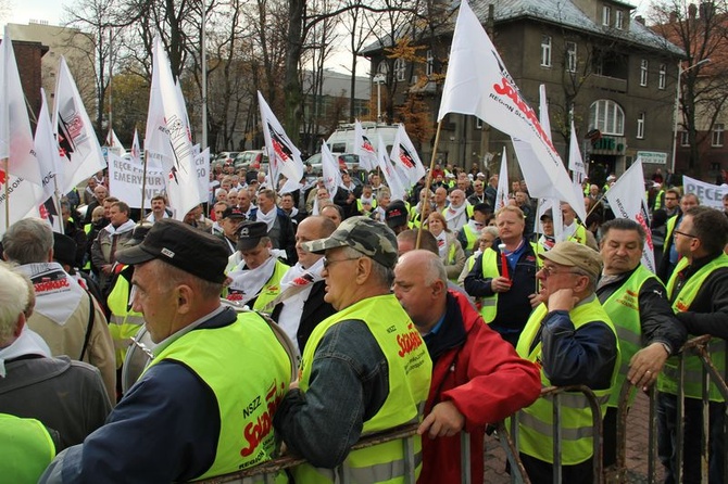 Emeryci górniczy protestowali