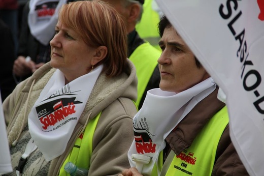 Emeryci górniczy protestowali