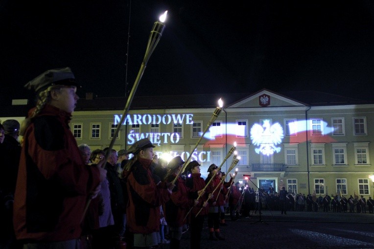 Obchody Narodowego Święta Niepodległości na pl. Piłsudskiego w Kutnie