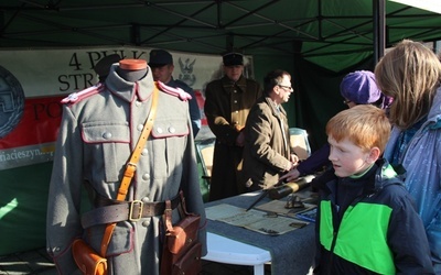 Zainteresowanie budziły pamiątki i mundury legionistów...