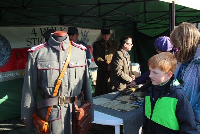 Zainteresowanie budziły pamiątki i mundury legionistów...