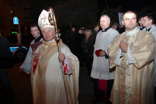 Pragnę dziś opisać mój Kościół, z którym chcę, jako Pasterz i Brat, wołać: ”Przyjdź Królestwo Twoje!” - fragment podziękowania wypowiedzianego przez bp. Tomasika