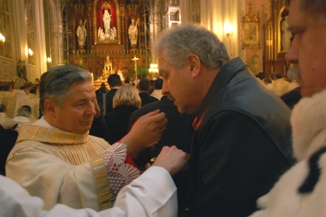 Dzisiaj staję w tej katedrze p.w. Opieki NMP przed wspólnotą Kościoła Radomskiego - fragment podziękowania wypowiedzianego przez bp. Tomasika