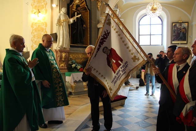 Poświęcenie sztandaru "Solidarności" w Skoczowie