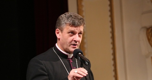 Biskup Roman Pindel został nominowany 16 listopada 2013 r. drugim ordynariuszem w dziejach diecezji bielsko-żywieckiej