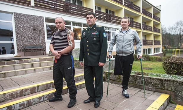 W „Dobrym Bracie” przebywa 28 żołnierzy, różnych stopniem. Bardzo się wspierają 