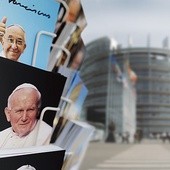 Papież Franciszek dzięki swoim wielkim poprzednikom i osobistej charyzmie będzie słuchany w Strasburgu z dużą uwagą 