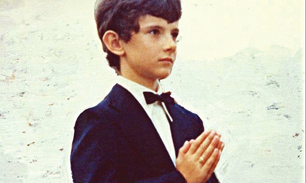 Silvio zmarł na raka kości.  Miał 12 lat. Swoje cierpienie ofiarował za Kościół  i grzeszników.