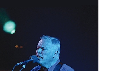 Długie, leniwie snujące się dźwięki, po których płynęła spokojnie gitara Davida Gilmoura, od dziesięcioleci były znakiem rozpoznawczym Pink Floyd