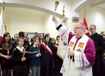 Bp Andrzej Czaja poświęcił nową siedzibę opolskich szkół katolickich