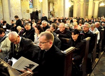   – Normy prawne przyjęte na synodzie, choćby te dotyczące nowej ewangelizacji, liturgii, podatków, porządkują naszą diecezjalną rzeczywistość. Niewątpliwie porządek w tych kwestiach służy dobru wiernych; przecież naczelną rolą przepisów prawa jest przyczynianie się do zbawienia człowieka – mówi ks. prof. Jan Krajczyński